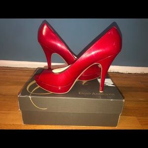 ENZO ANGIOLINI red pumps